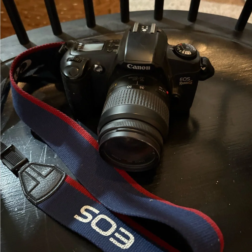 Canon Black Digital Camera with Professional Design